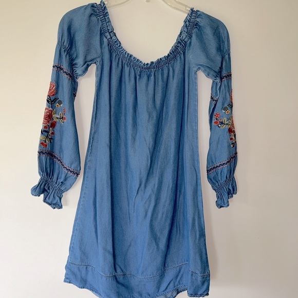 Socialite denim style, long sleeve, embroidered boho mini dress, size XS, EUC - Picture 2 of 4